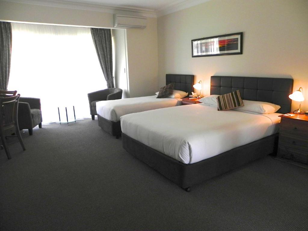 Moore Park Hotel Armidale